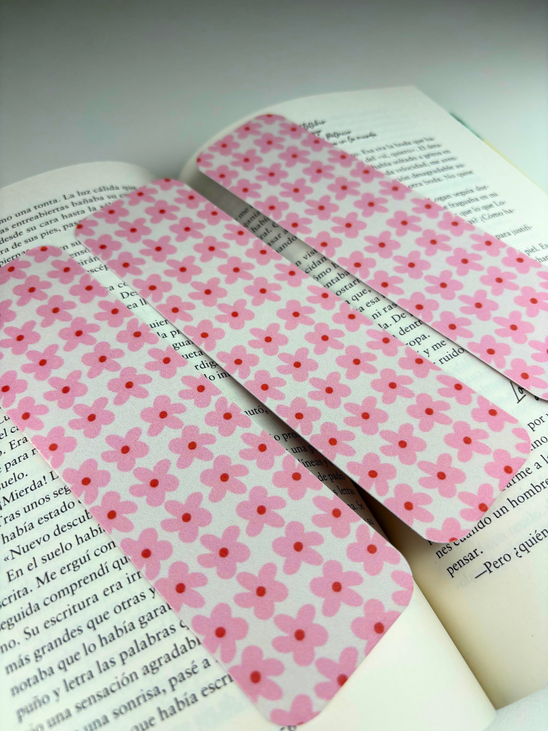 Pink Daisy Bookmark